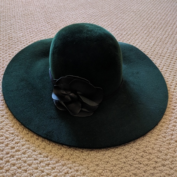 Helen Kaminski Accessories - Hellen kaminski rabbit felt green hat